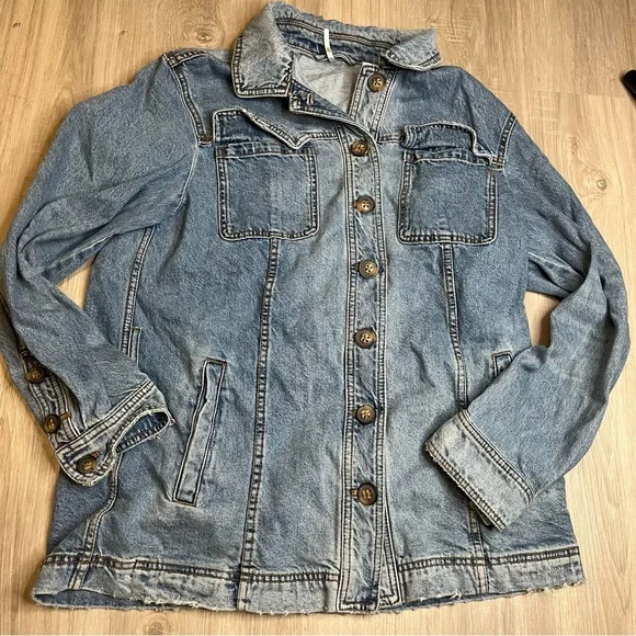 Free People Distressed‎ Woman’s Denim Jean Jacket Sz Medium