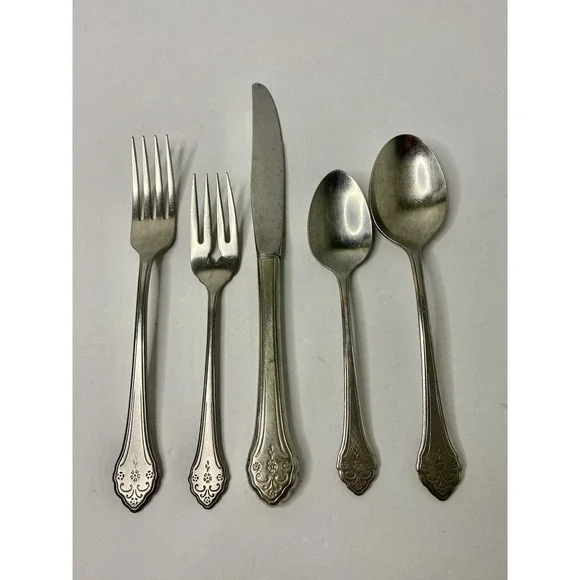 Lakewood By Oneida Silver Profile Stainless Place Setting Lot Spoon Fork Knife