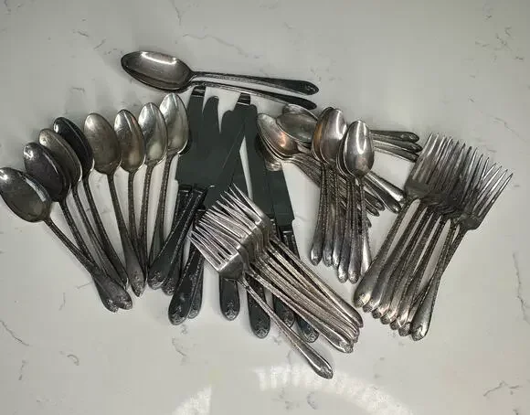 Rogers & Sons International Silver Flatware in Exquisite Pattern 1940s 43 pc