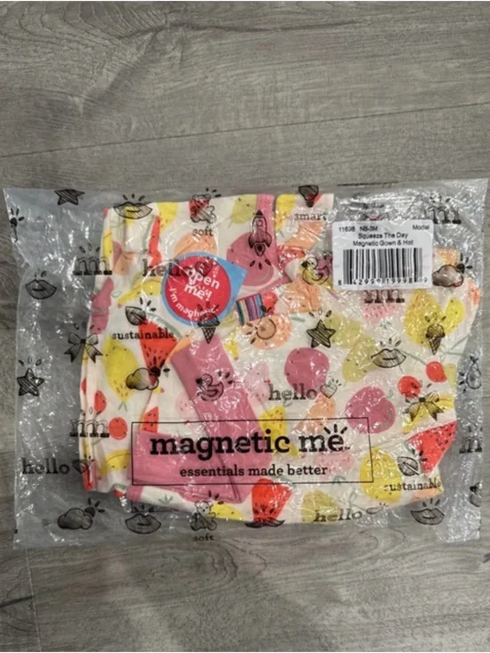 magnetic me Squeeze The Day Magnetic Gown and Matching Hat
