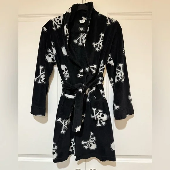 Cherokee Robe kids sz L tie attached with front pockets