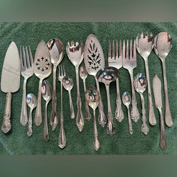 Vintage assorted brands of silver plate cutlery, 20 items just under 2 pounds