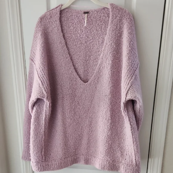 Free People‎ Soft Lilac Oversized V-Neck Sweater, Size XS