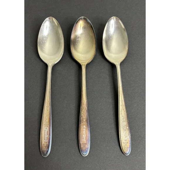 3 Oneida Community Grosvenor Tablespoons Silverplate 8 1/4