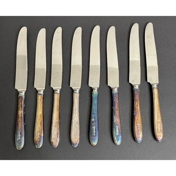 8 Oneida Community Grosvenor Dinner Knives Silverplate 9 1/2