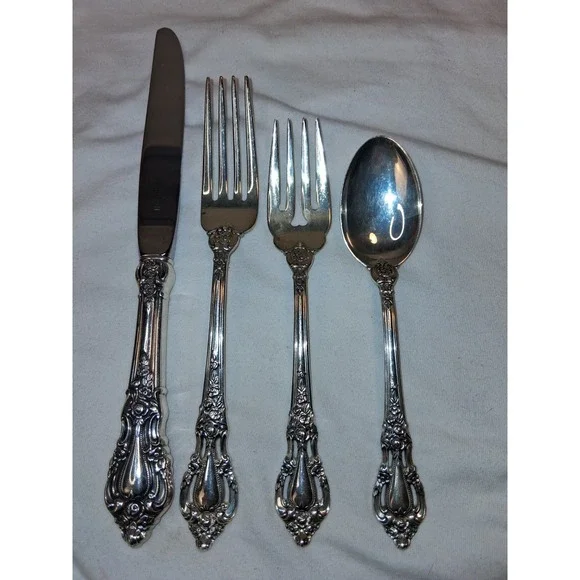 Eloquence by Lunt Sterling Silver Flatware regular 4pc Place Setting