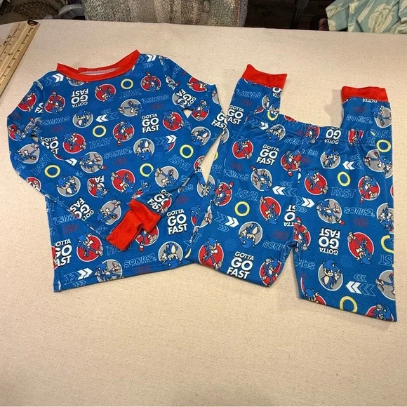 Sonic 2 - Kids Pajama Set with Fun Blue and Red Design - Size 8