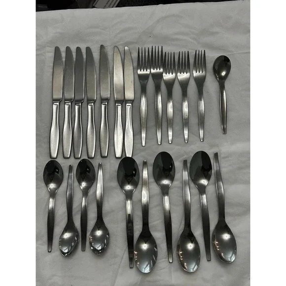 Cambridge Vera Stainless Flatware 23 Pieces Set Forks Spoons Knife Silverware