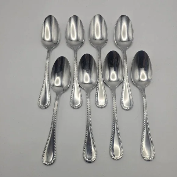 Oneida Belmont Lyons Stainless Oval Soup Spoons Set of 8‎ Glossy 7 1/8