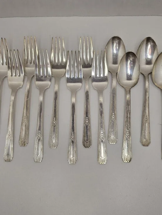 Wm. Rogers & Son AA  FRIENDSHIP Silverplate c1932 8 Salad Forks 4 Teaspoons