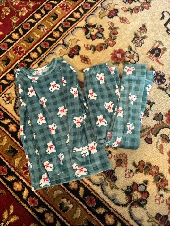 Cat & Jack Green Plaid Polar Bear Pajama Set