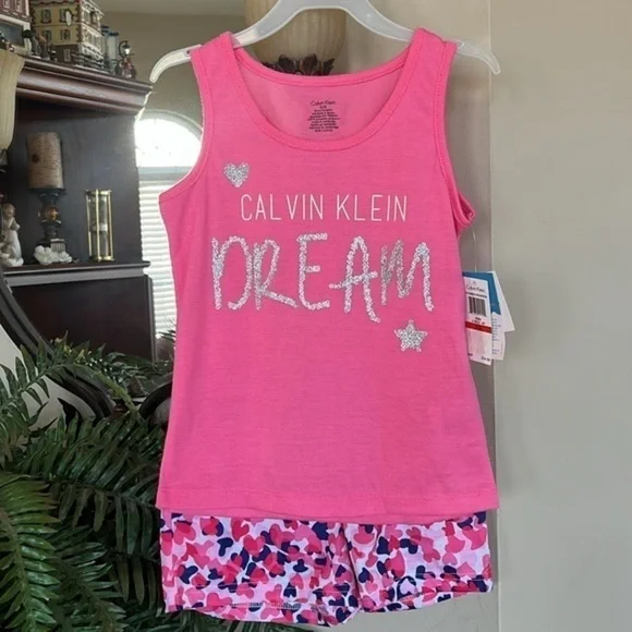 Brand New Calvin Klein Sleepwear Set Pink Hearts Dream Pajamas Tank & Shorts