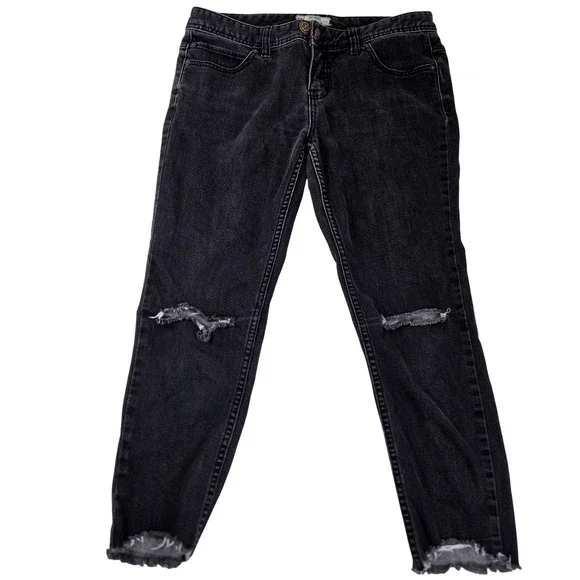 Free People Distressed Black Wash Denim Jeans Ripped Knee Ankle 29x25 Crop 2000s