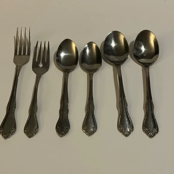 Oneida Silver Flatware Set of‎ 6 - WMA Rogers Deluxe Stainless