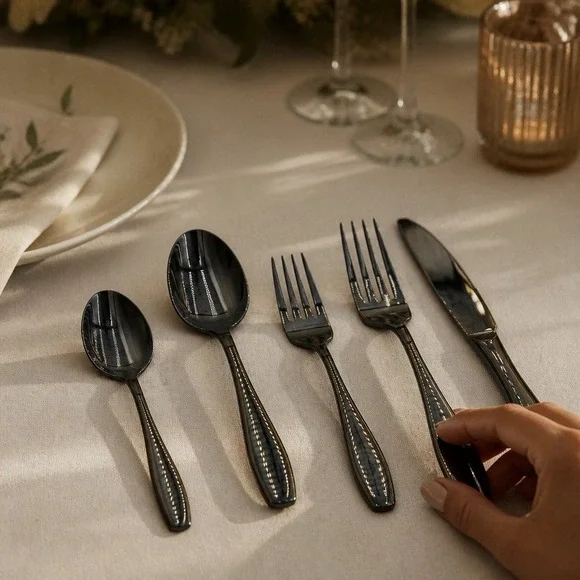 Wekiog Flatware Set Service for 8 40pc Black Brand New Matte Stainless Steel