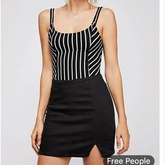 Free People NWOT Black Stretch Denim Pull On Skirt Sz Sm