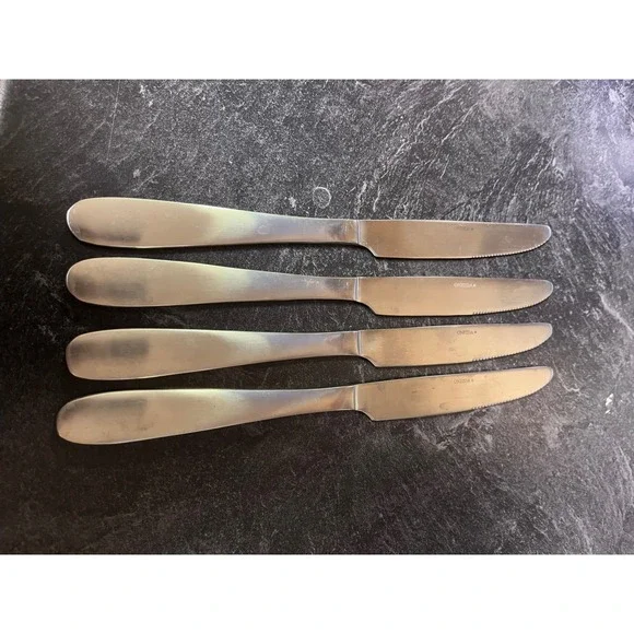 Oneida Stainless Steel Serrated‎ Butter Knives Set of 4