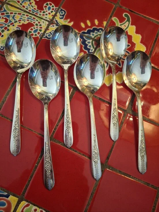 Oneida Silverplate Round Soup Spoons 