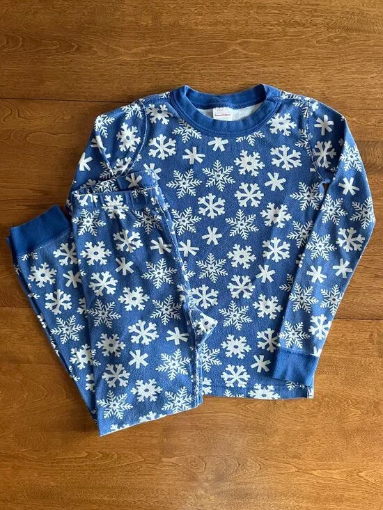 Hanna Andersson blue snowflake pajamas 130