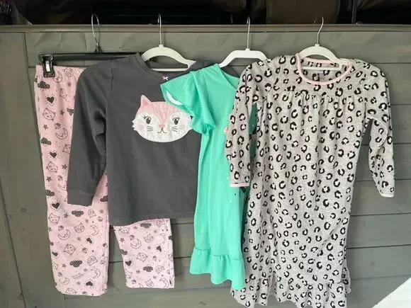 Girls Pajama Bundle Size 6/7 7 Carter’s Cat & Jack Fleece Nightgown Set