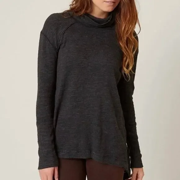 Free People We the Free Sz M Turtleneck Split Back Relaxed Top Charcoal Gray