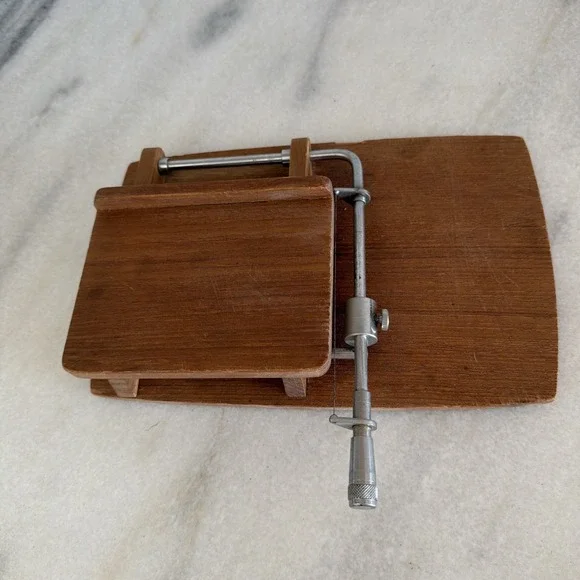 Vintage scandinavian Teakwood cheese cutter OLA0051‎