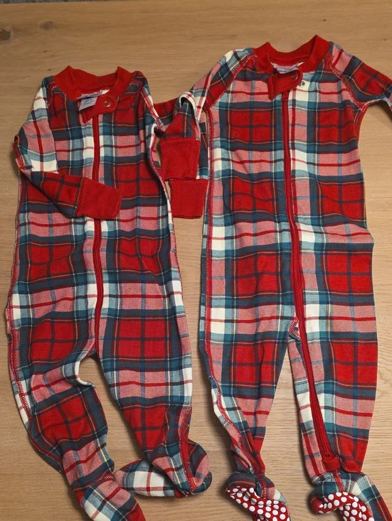 Hanna Andersson Red-Trim Plaid Baby Footed Zipper Pajamas