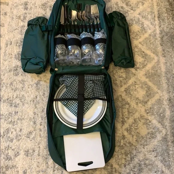 NEW Green Bag Picnic Set