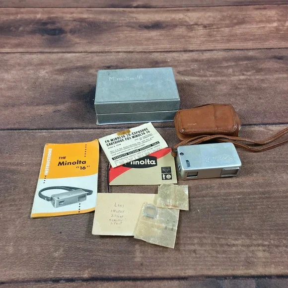 Minolta 16 Subminiature Camera Silver Good Vintage Spy Camera Kit Rokkor Lens