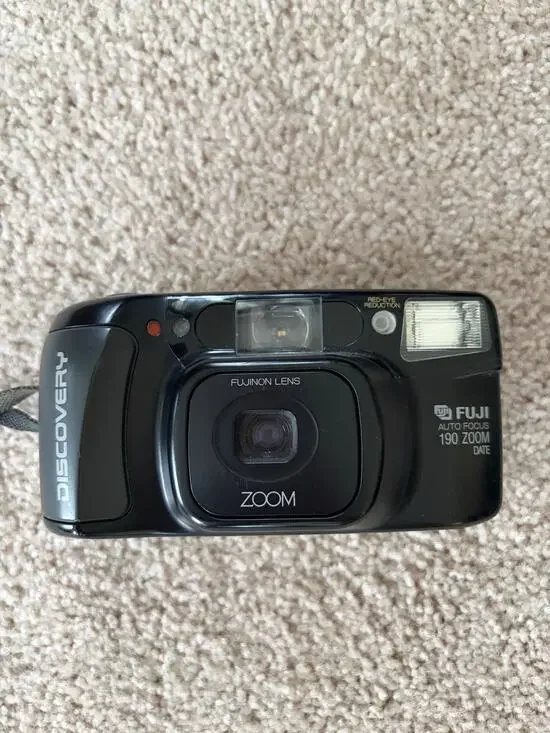 Fuji Discovery auto focus 190 zoom 35mm date film camera