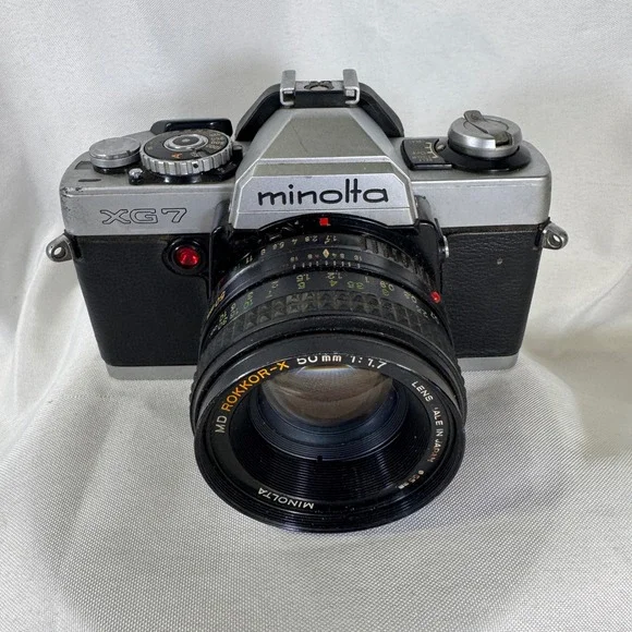 Minolta XG7 35mm SLR Film Camera MD Rokkor-X 50mm 1:1.7 Lens Japan Vintage
