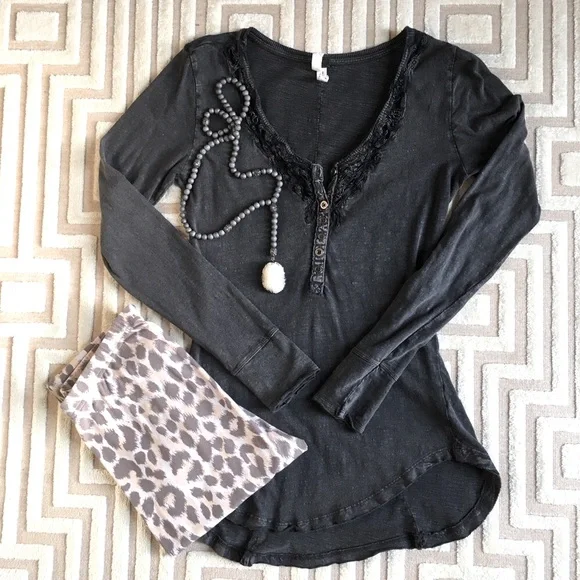 CROCHET LONG SLEEVE TEE