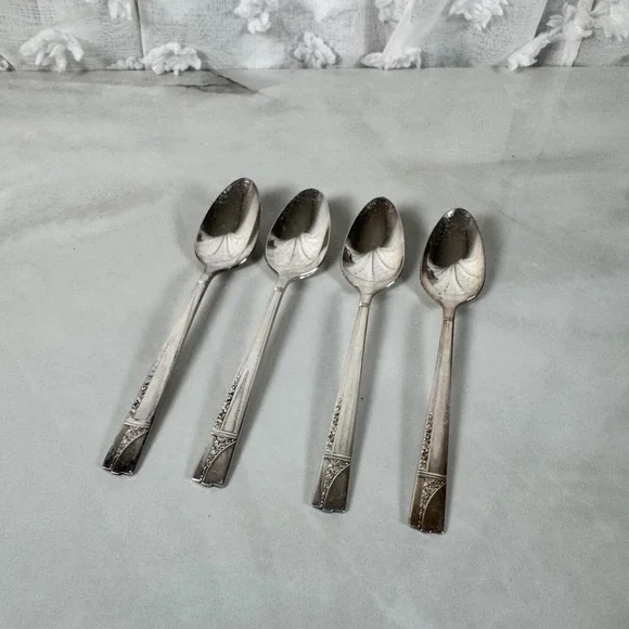 Set of 4 Oneida Nobility‎ Plate Silver Plated Teaspoons Caprice Floral Lot 4