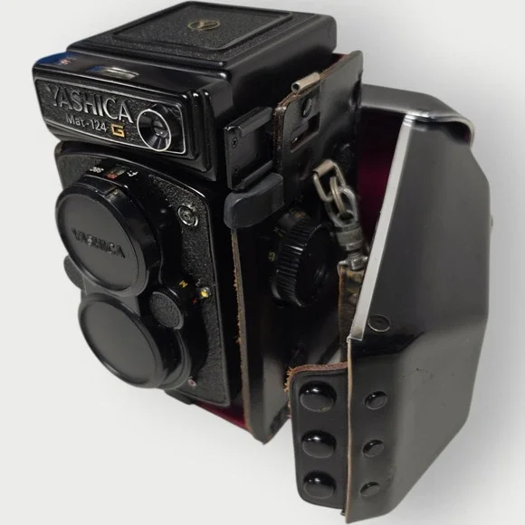 Yashica‎ Mat-124 G Vintage TLR 80mm Film Camera Black LEATHER CASE UNTESTED