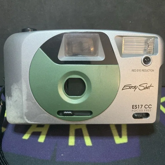 Vintage Easy Shot ES17 CC Focus Free Point And Shoot Film Camera B2