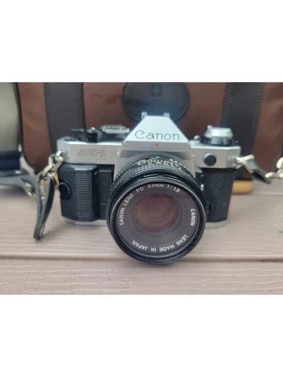 Canon AE-1 Program 35mm SLR Film Camera Silver 50mm 1.8 Lens Bag Flash Japan