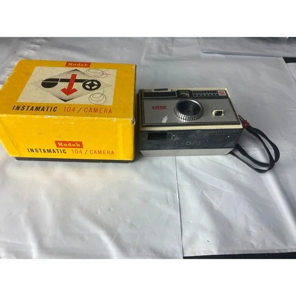 Kodak‎ Instamatic 104 Camera Vintage Film Camera With Box