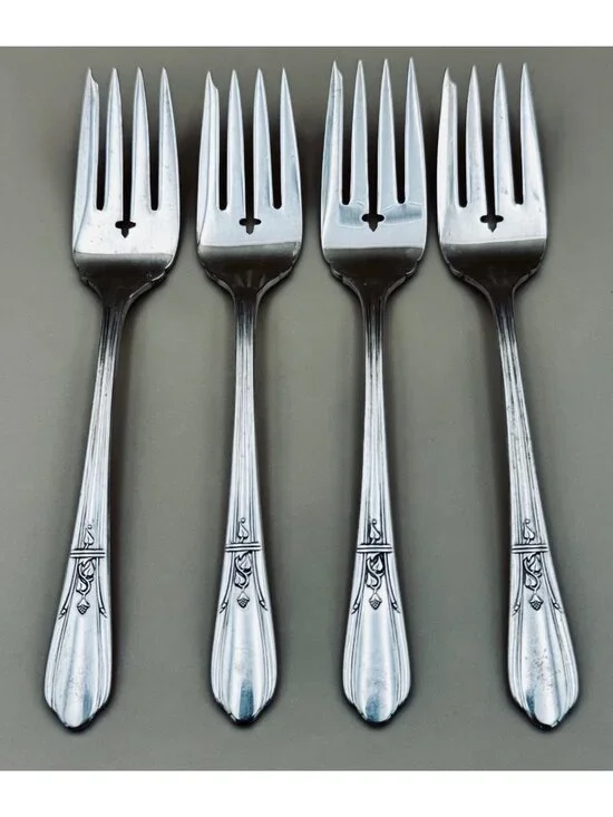 4 COUNTESS II Salad Forks Simeon L & George H Rogers Silverplate Oneida