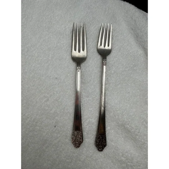 Vintage Rogers DeLuxe Plate Silver Plated Dinner & Grille Fork Precious Pattern
