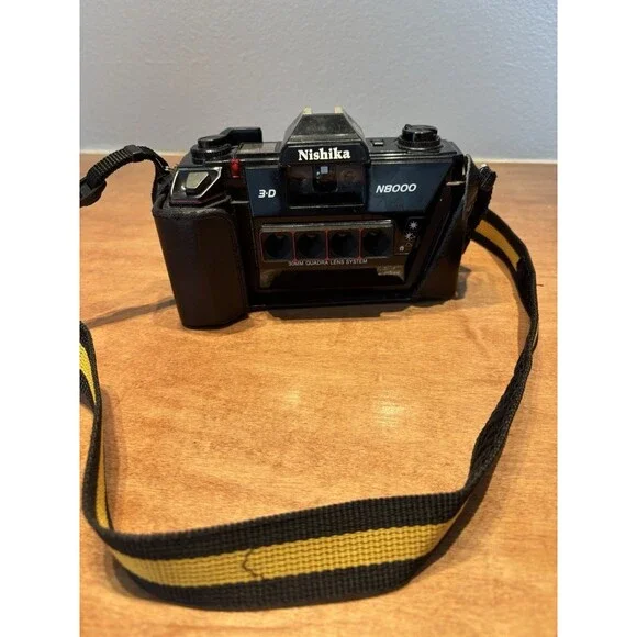 Vtg Nishika N8000 3D Camera 30 mm Quadra Scopic  35mm, Works, not Film Tested