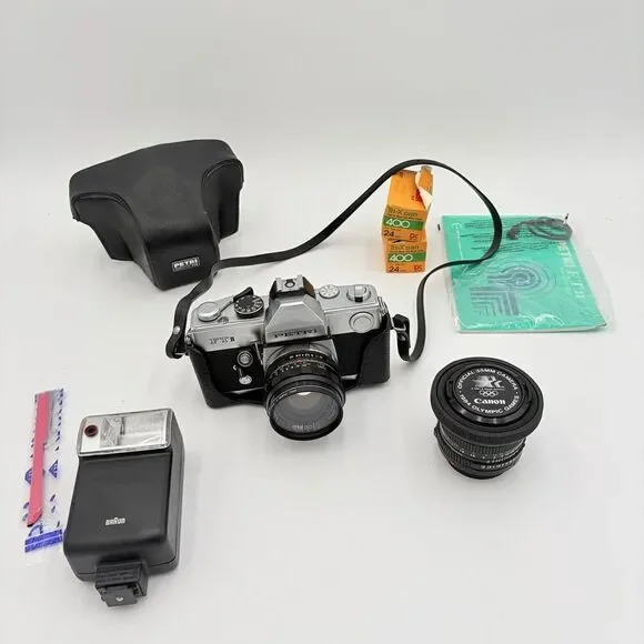 Petri FT II 35mm SLR Camera Kit CANON FD Lens 55mm f/1.8 Flash Case Key