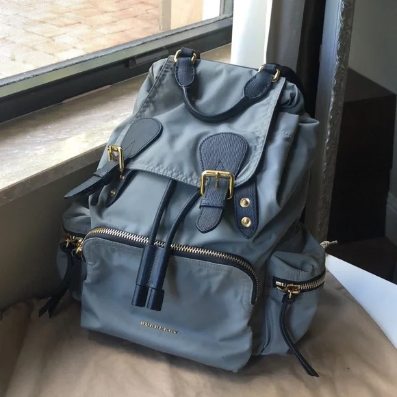 Burberry light army green backpack 🎒