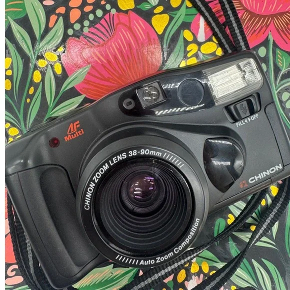 Chinon Auto 6001 35mm Film Camera 38-90mm Zoom AF Multi Point and Shoot Black