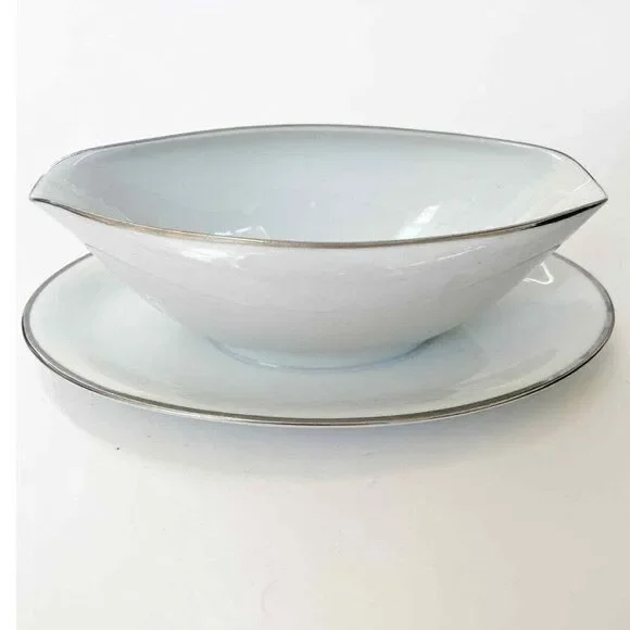 Noritake Fine China Silverdale Gravy Sauce Boat attached underplate Platinum Rim
