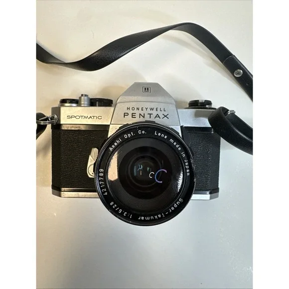 Honeywell Pentax Spotmatic F SLR Film camera w/ Super Takumar 28mm f1.35 Lens
