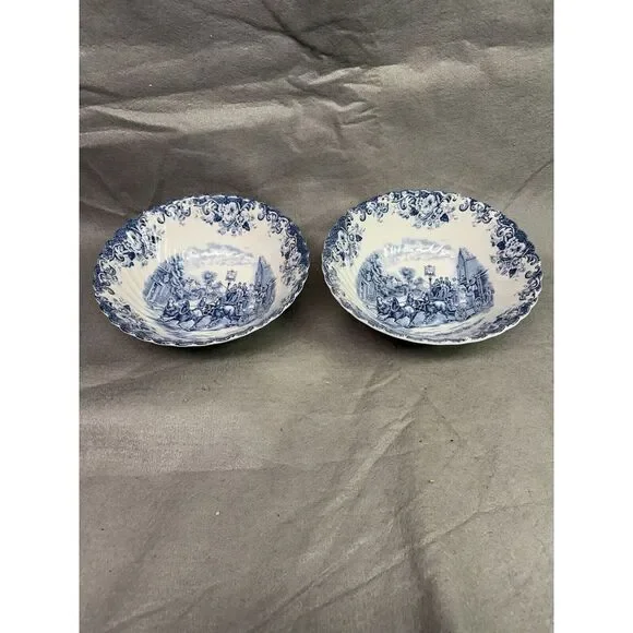 VINTAGE JOHNSON BROS (HANLEY) 8 INCH IRONSTONE SERVING BOWLS (2) COACHING SCENES