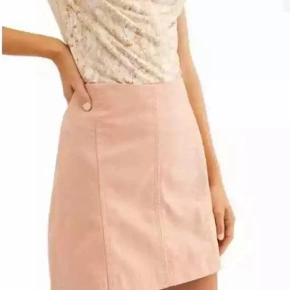 🏷️ Free People Modern Femme Vegan Leather Mini Skirt. NWOT