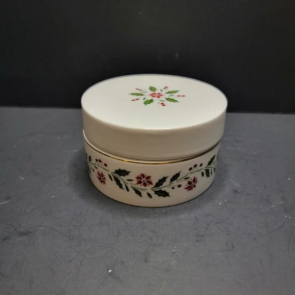 Royal Doulton English Porcelain Vintage Holly Pointsetta  Dresser Jar 1986