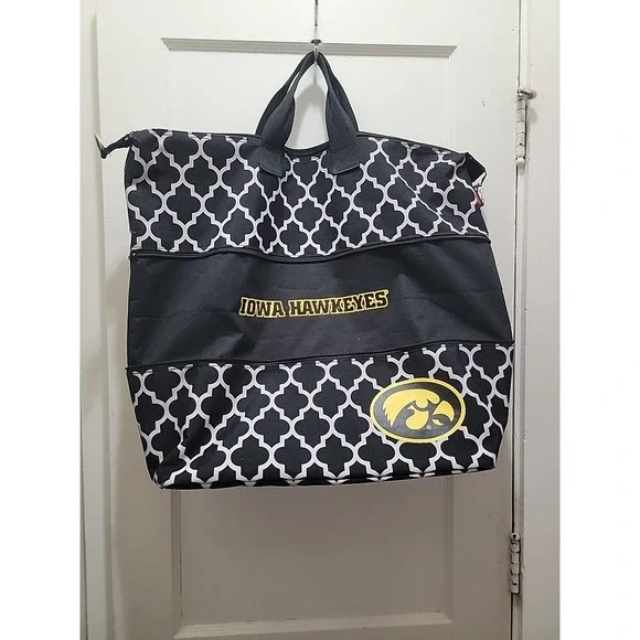 Iowa Hawkeyes Large Duffle Weekender Travel Bag Expandable Logo Brand No Strap
