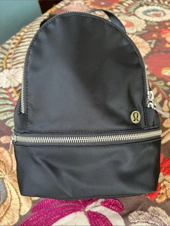Athleta City Adventurer Backpack Micro black with silver zippers